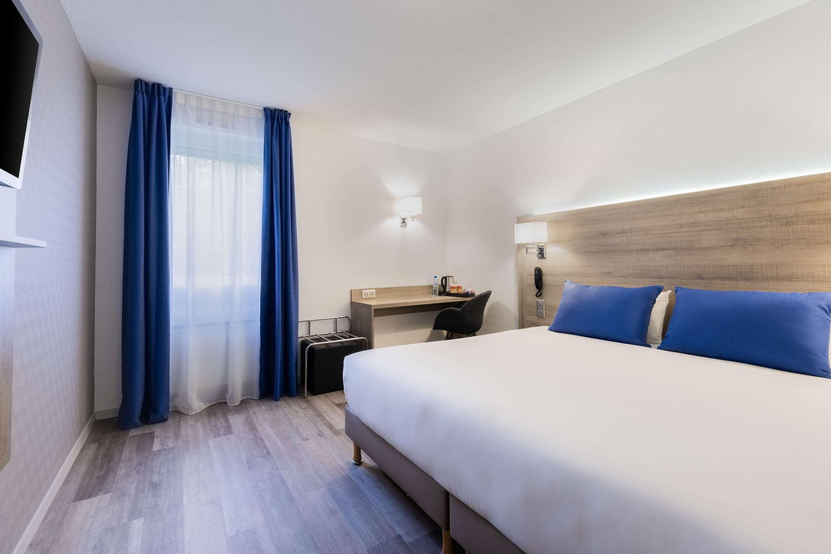 Hotel Le Circuit Le Mans Luaran gambar
