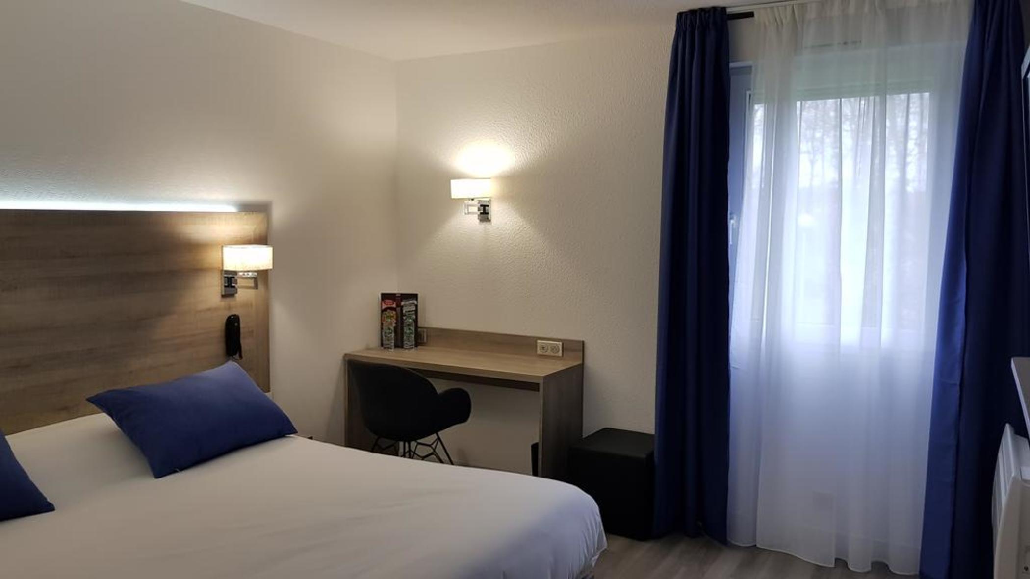 Hotel Le Circuit Le Mans Luaran gambar
