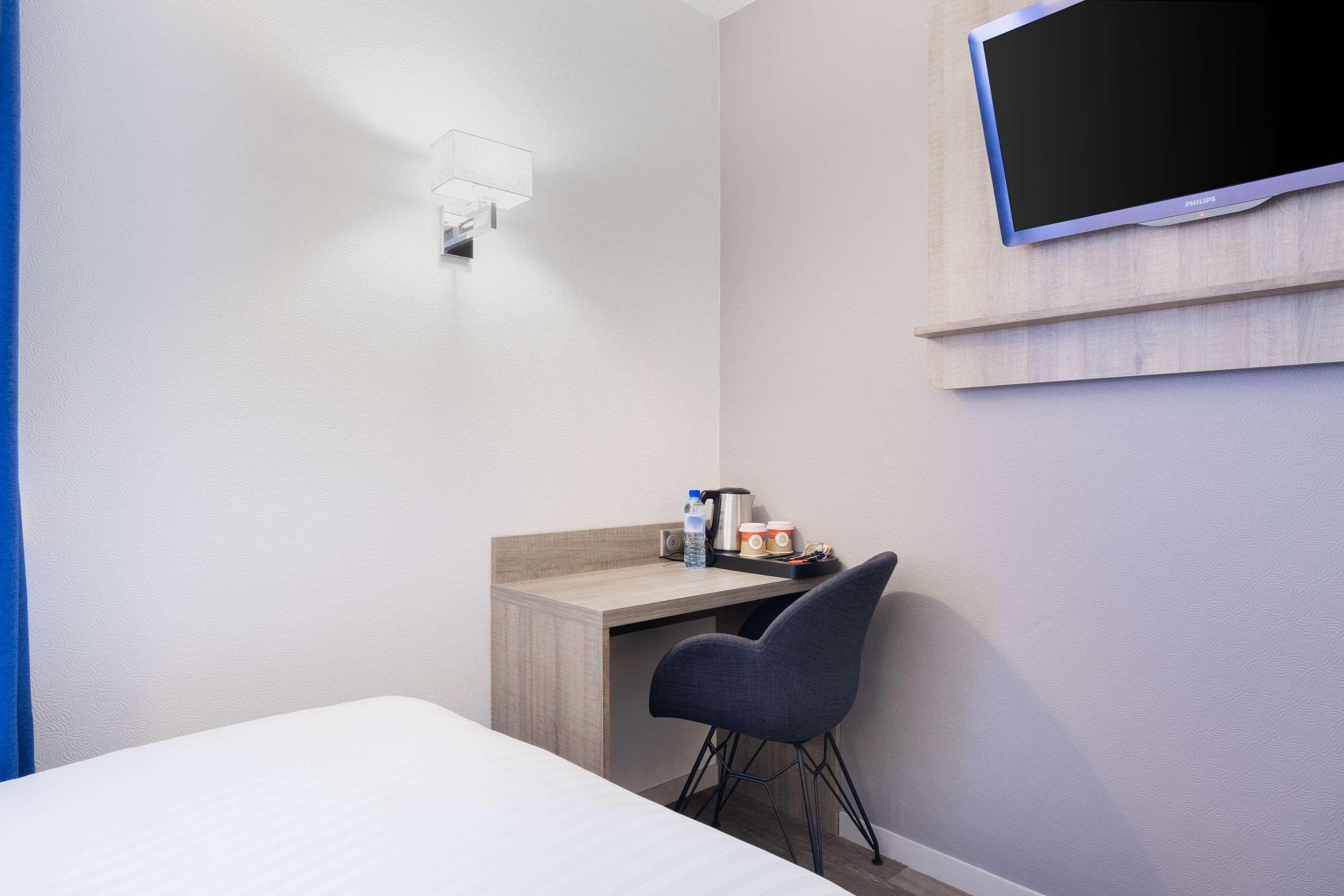 Hotel Le Circuit Le Mans Luaran gambar