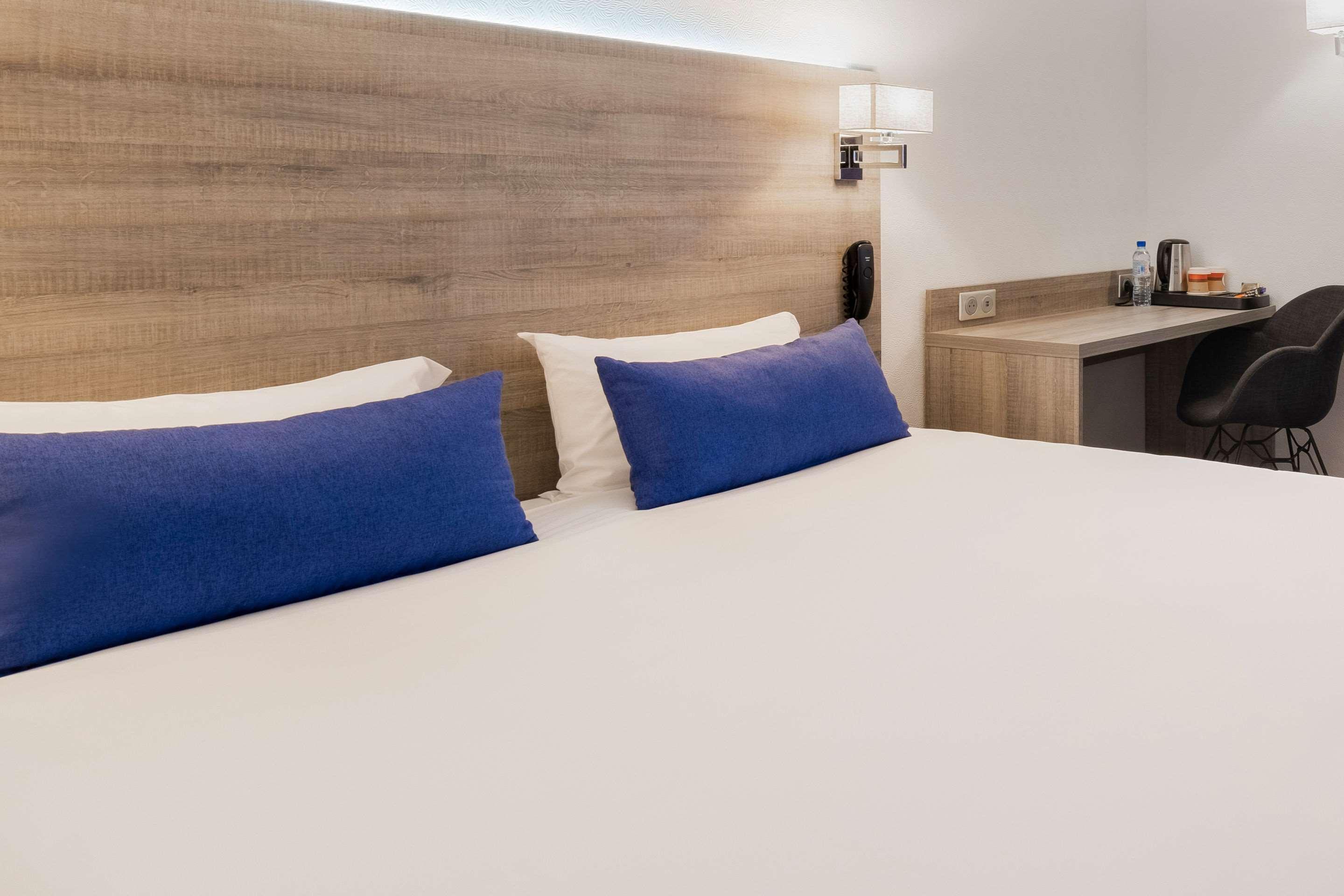 Hotel Le Circuit Le Mans Luaran gambar